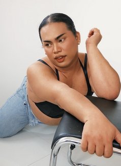 Beauty - Transsexual escort in Manila Photo 4 of 11