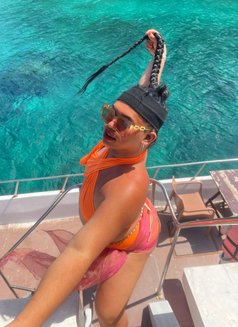 Beauty - Transsexual escort in Manila Photo 10 of 11