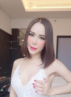 Beauty Sexy Feminine TS Vivien - Transsexual escort in Tokyo Photo 3 of 10