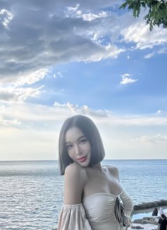 Beauty Sexy Feminine TS Vivien - Transsexual escort in Tokyo Photo 10 of 10