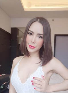 Beauty Sexy Feminine TS Vivien - Transsexual escort in Tokyo Photo 4 of 9