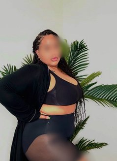 Beauty - puta in Muscat Photo 1 of 2