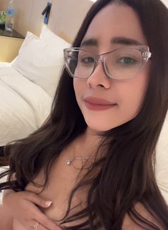 Bebby - escort in Bali Photo 6 of 7