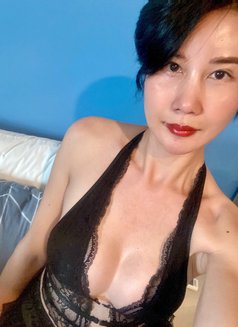 Bebe - escort in Macao Photo 6 of 8