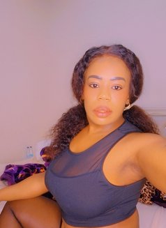 Bebe Rexha - puta in Khobar Photo 8 of 8