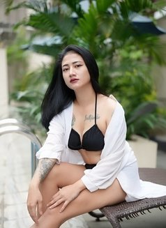 Beby Ghisel - puta in Bali Photo 5 of 6