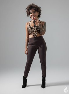 Becky Dxb Squirtingslut Sub Anal - puta in Dubai Photo 3 of 4