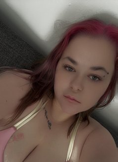 Becky - escort in Alexandria Photo 1 of 4