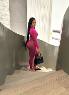 Becky - escort in Doha Photo 2 of 4