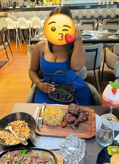 Becky - escort in Kolkata Photo 2 of 5