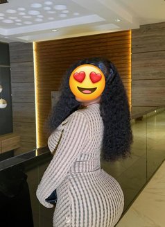 Becky - escort in Kolkata Photo 4 of 5