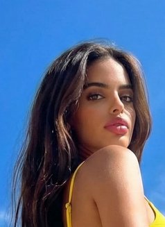 Bedooor - Transsexual escort in Beirut Photo 13 of 16