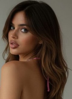 Bedooor - Transsexual escort in Beirut Photo 14 of 16