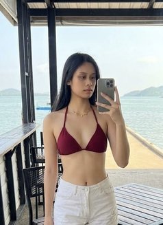 Bee Bee (deep throat, rim,cim) - puta in Chiang Mai Photo 8 of 13