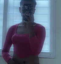 Bee - Acompañantes transexual in Bangalore