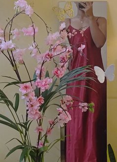 Bee - Acompañantes transexual in Bangalore Photo 2 of 2