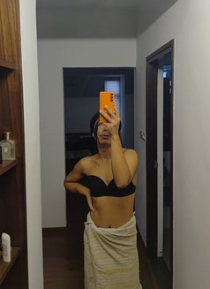 Bie - Transsexual escort in Bangalore Photo 1 of 6