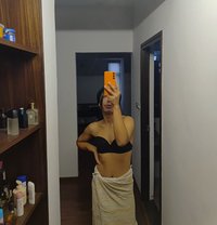 Bee - Transsexual escort in Bangalore