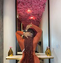 Bée - escort in Abuja