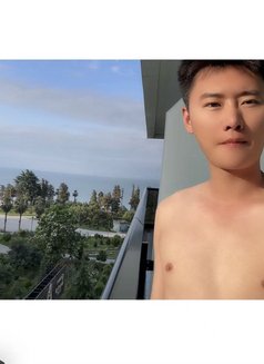 Lee - Male escort in Bangkok Photo 2 of 3