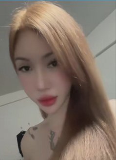 Bee - Transsexual escort in Kuala Lumpur Photo 5 of 18