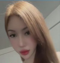 Bee - Transsexual escort in Bangkok Photo 5 of 17