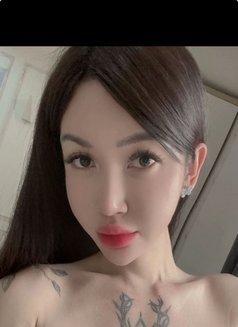 Bee - Transsexual escort in Kuala Lumpur Photo 12 of 18