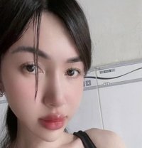 Bee - Transsexual escort in Bangkok Photo 14 of 18