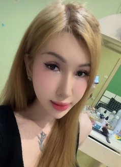 Bee - Transsexual escort in Bangkok Photo 9 of 20
