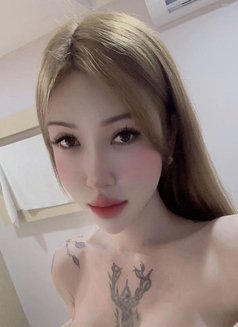 Bee - Transsexual escort in Kuala Lumpur Photo 19 of 20