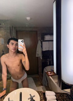 Beebee - Male escort in Bangkok Photo 3 of 21