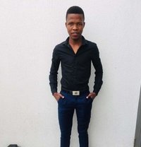 Beeleigh - Intérprete masculino de adultos in Cape Town