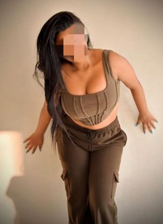 Independent housewife for cam - escort in Navi Mumbai Photo 2 of 2
