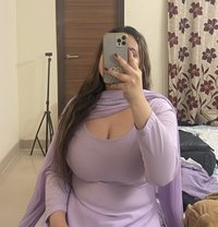 Milf for cam - escort in Kochi