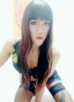Beezi Transsexual mixed European - Transsexual escort in Johor Bahru Photo 4 of 5