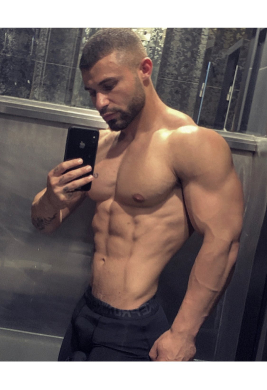 Beiroutman, Lebanese masseur in London