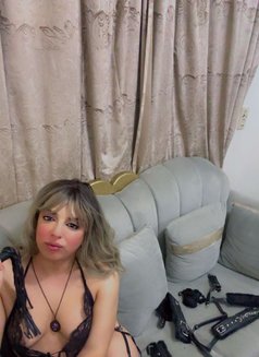 Bekei - Transsexual escort in Cairo Photo 19 of 21