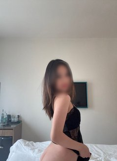 Bekki - puta in Dubai Photo 3 of 21