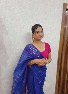 Saira - Transsexual escort in New Delhi Photo 7 of 9