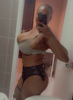 Bela - escort in Hong Kong Photo 6 of 9