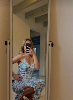 Belinda - puta in Nice Photo 1 of 2