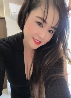 Belinda - escort in Candolim, Goa Photo 4 of 5