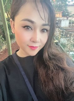 Belinda - escort in Kathmandu Photo 7 of 17