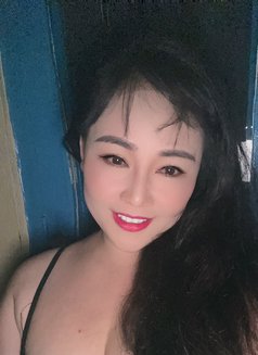 Belinda - escort in Kathmandu Photo 8 of 17