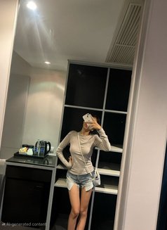 Bell & Friends - Agencia de putas in Bangkok Photo 14 of 15