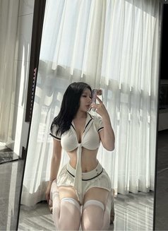 Bella - puta in Bangkok Photo 3 of 9