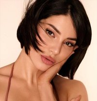 Bella - escort in Paris