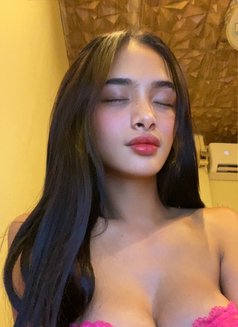 HOLLYCA INDICA - Transsexual escort in Makati City Photo 2 of 4