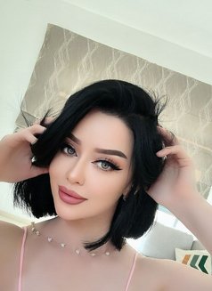 Bella - puta in Dubai Photo 8 of 17