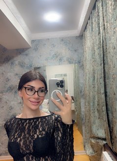 Bella - Transsexual escort in Baku Photo 8 of 8